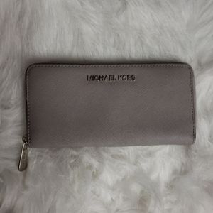 Michael Kors Large Jetset wallet